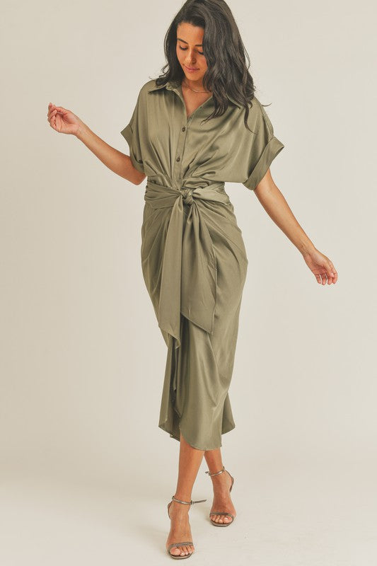 Malibu Dress Satin Short Sleeve